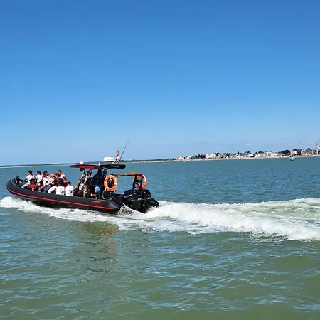 Vue Avec Grande Terrasse Sur La
