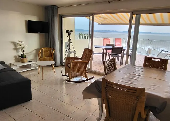 Vue Avec Grande Terrasse Sur La Le Crotoy