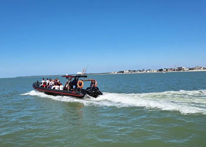 Vue Avec Grande Terrasse Sur La